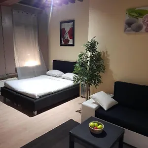  Apartment Cute,cosy,comfortable Studio In The Heart Of Belgien